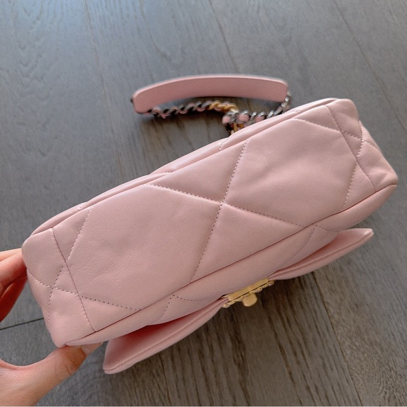 Chanel 19 small Rose - Picture 5 of 11